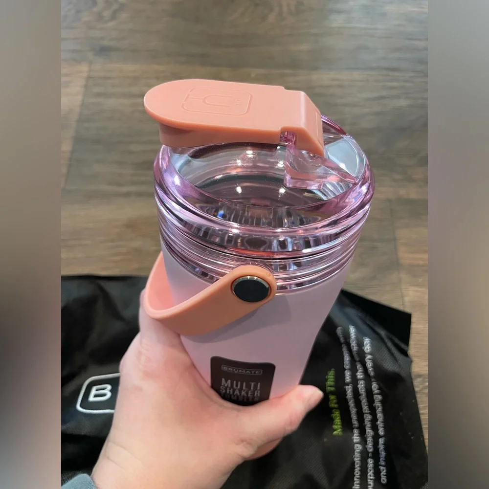 NWT- Limited Edition Citrus Glow Brumate Multishaker- 26oz